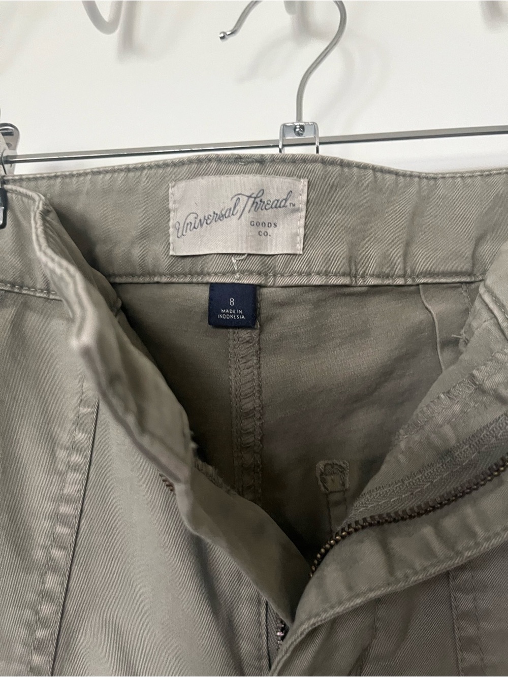Universal Thread Men's Light Olive Tan Chino Pants